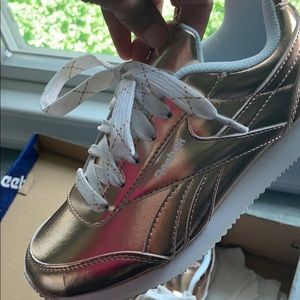 Girls Reebok metallic rose gold sneakers